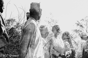 Man with children at Ambala, 1916/17